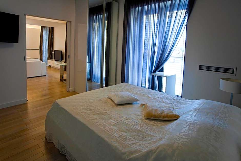 Photo 1 of 6 of Deluxe 1 Bedroom Apartment, Terrace