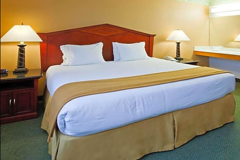 Norwood Inn & Suites Eagan