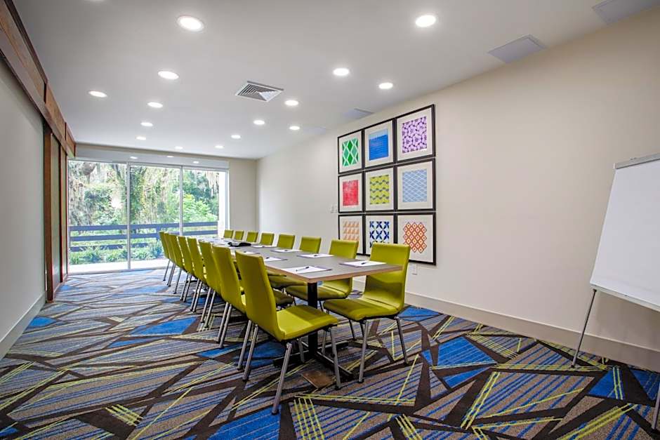 Holiday Inn Express And Suites Deland South By IHG