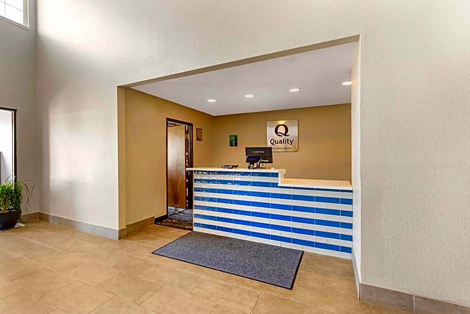 Quality Inn Chesterton near Indiana Dunes National Park I-94
