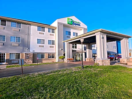 Holiday Inn Express Hotel & Suites-Saint Joseph By IHG