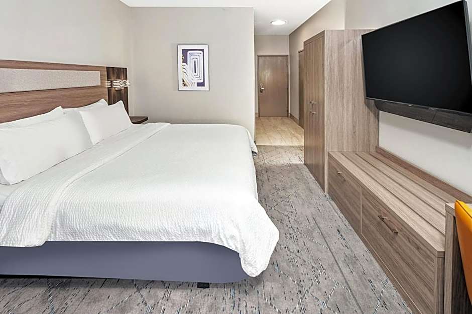 Holiday Inn Express Hotel & Suites Bloomington-Normal University Area By IHG