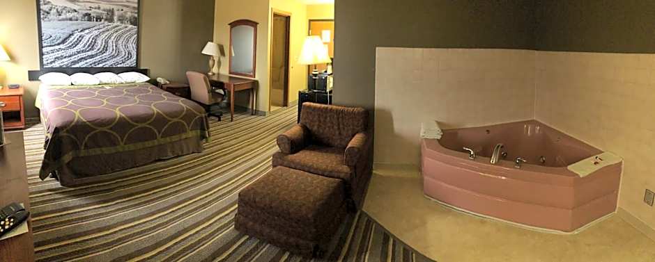 Super 8 by Wyndham Anamosa IA