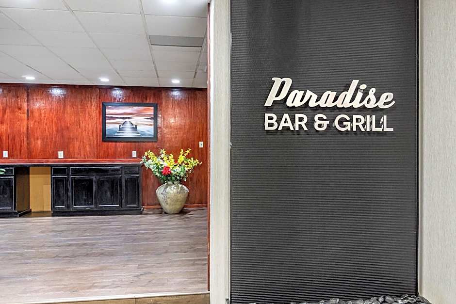 Best Western Plus Lake Front Hotel