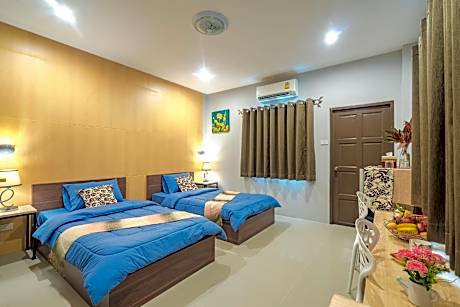 Deluxe Twin Room with Balcony