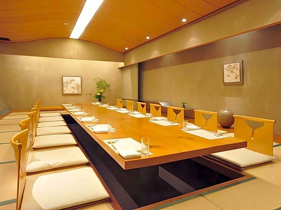 Fukuyama New Castle Hotel