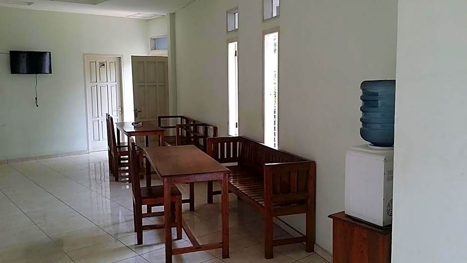 Hotel O Sawang Sana Motel Syariah Near SMAN 1 Sangkapura