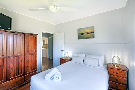 Superior Cabin (Cottage) - Sleeps 5