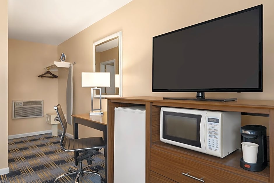 Days Inn by Wyndham Middletown/Newport Area