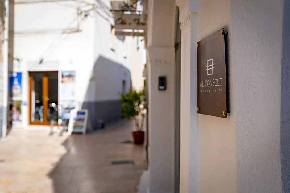 Al Console Luxury Suite