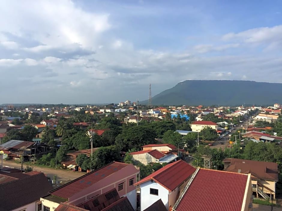 Intouch Riverside Hotel