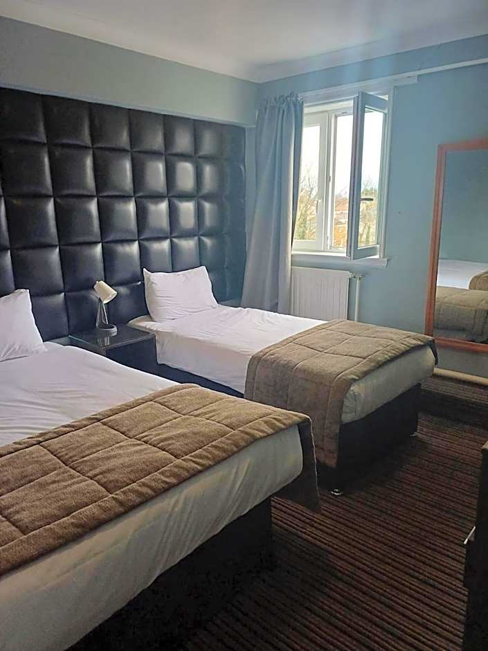 Kings Park Hotel
