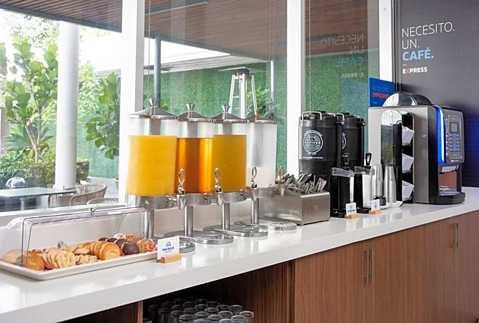 Holiday Inn Express Guadalajara Iteso By IHG