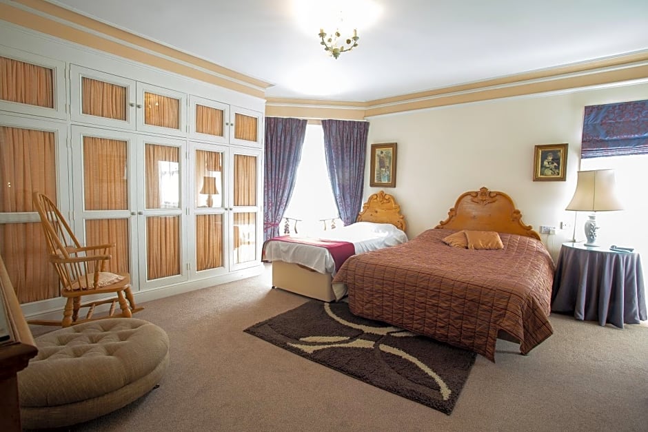 Fines Bayliwick Hotel