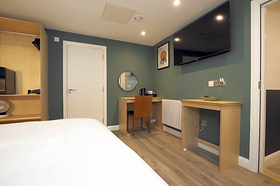 Port 56 Guesthouse