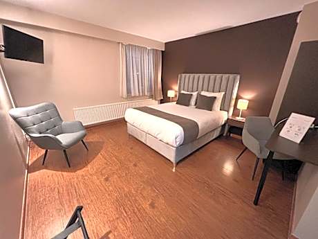 Large Single Room