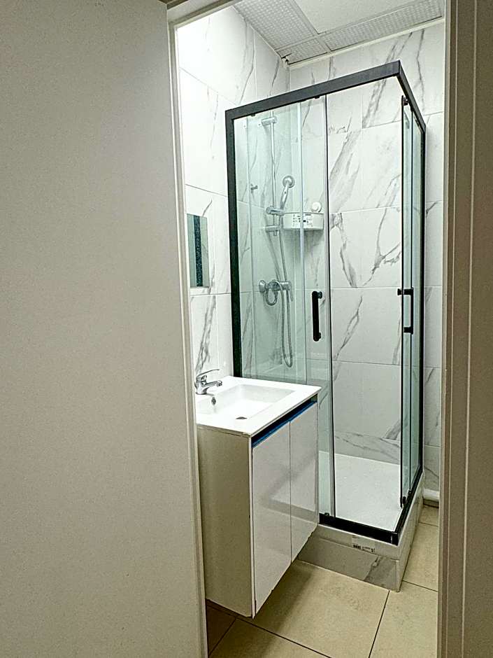 C'est La Vie Korean Style Minbak PARIS