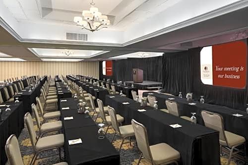 DoubleTree by Hilton Hotel Raleigh - Brownstone - University