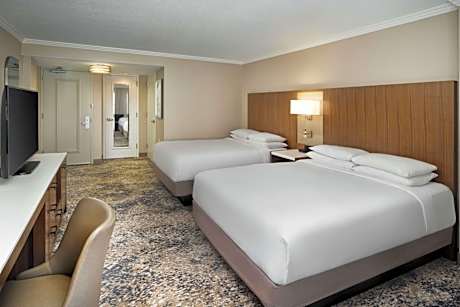 Deluxe Queen Room with Two Queen Beds