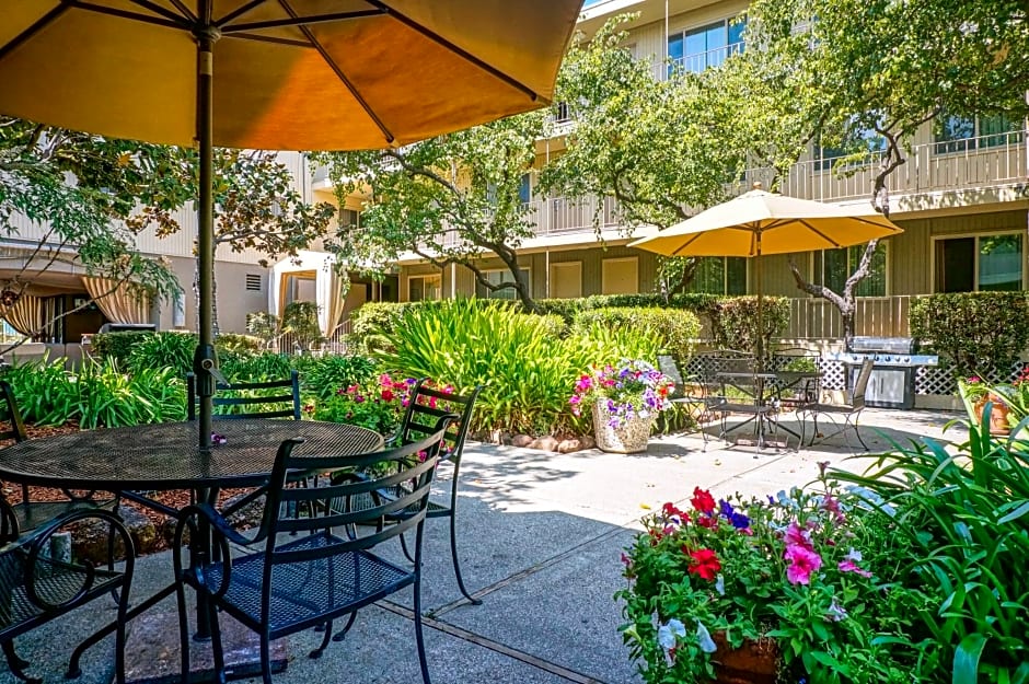 Marin Suites Hotel
