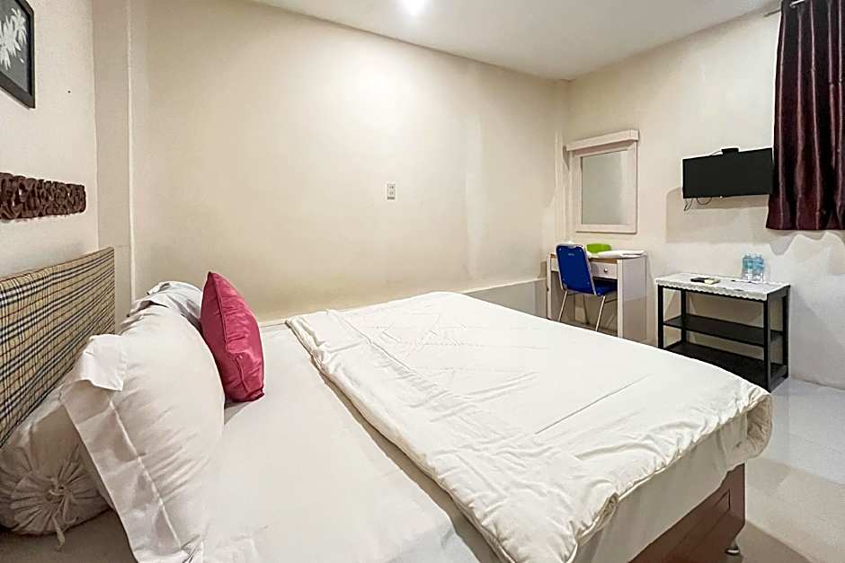 Urbanview Poma Hotel