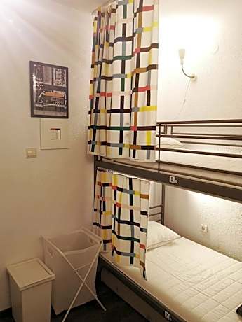 Bunk Bed in Mixed Dormitory Room