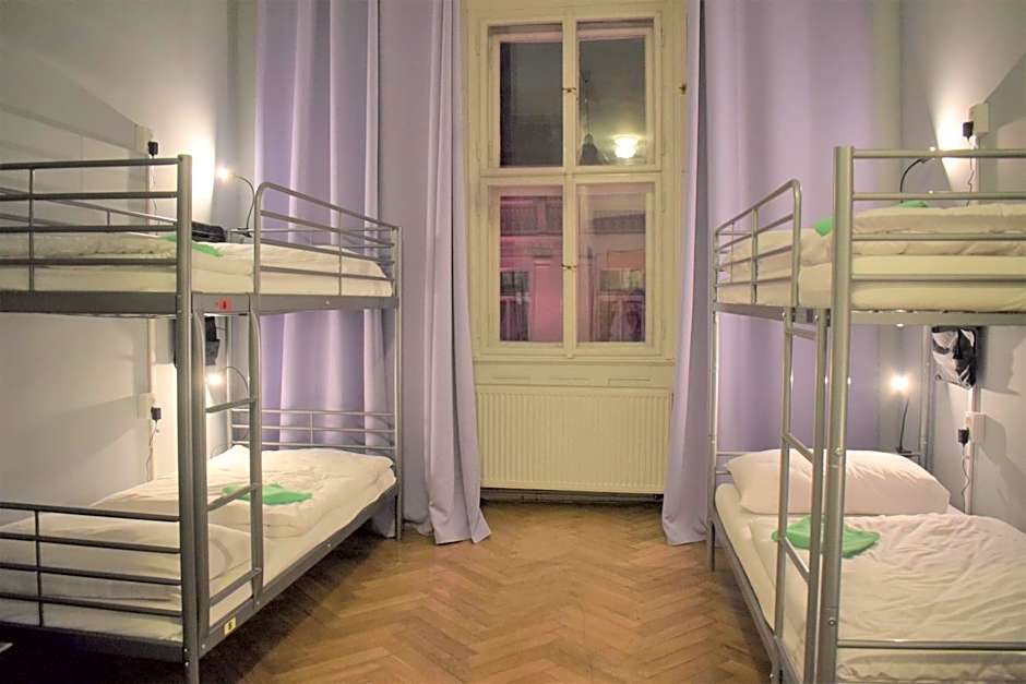 Globe Hostel Prague – Prague, NY