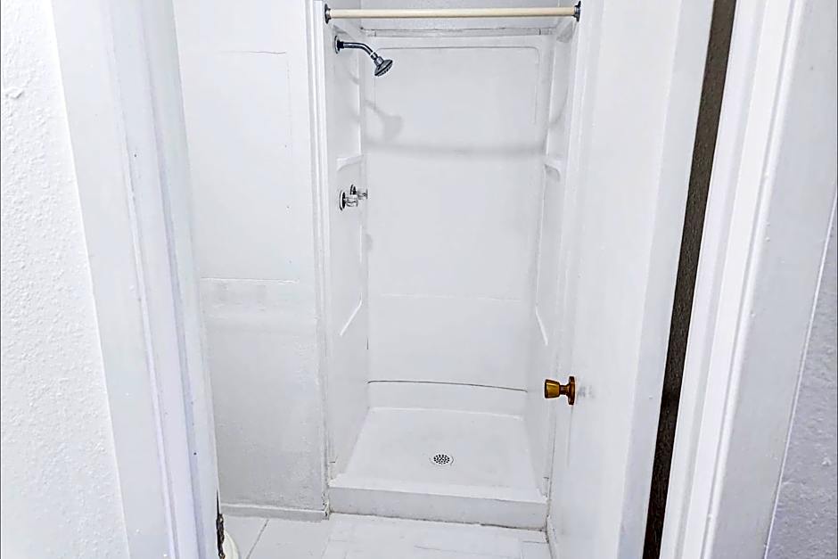 Budget Inn By OYO Palestine TX Hwy 79