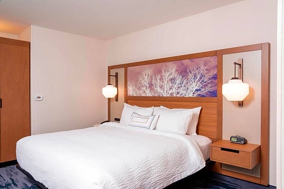 Fairfield Inn & Suites by Marriott Fair Oaks Farms