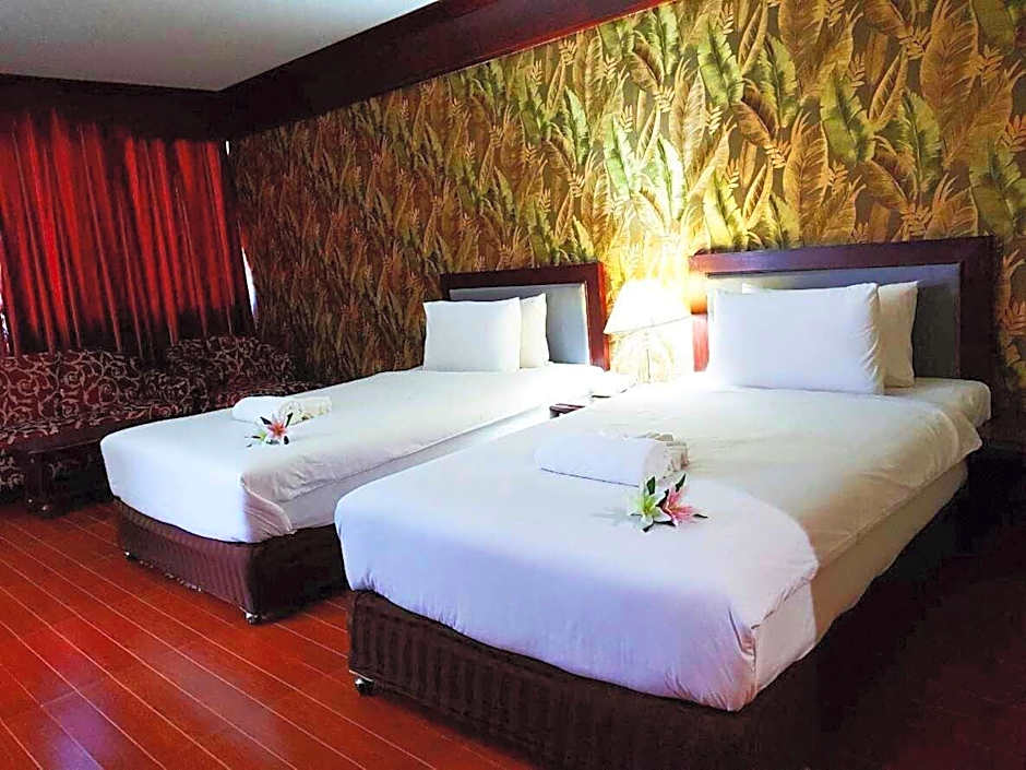 Jp Emerald Hotel