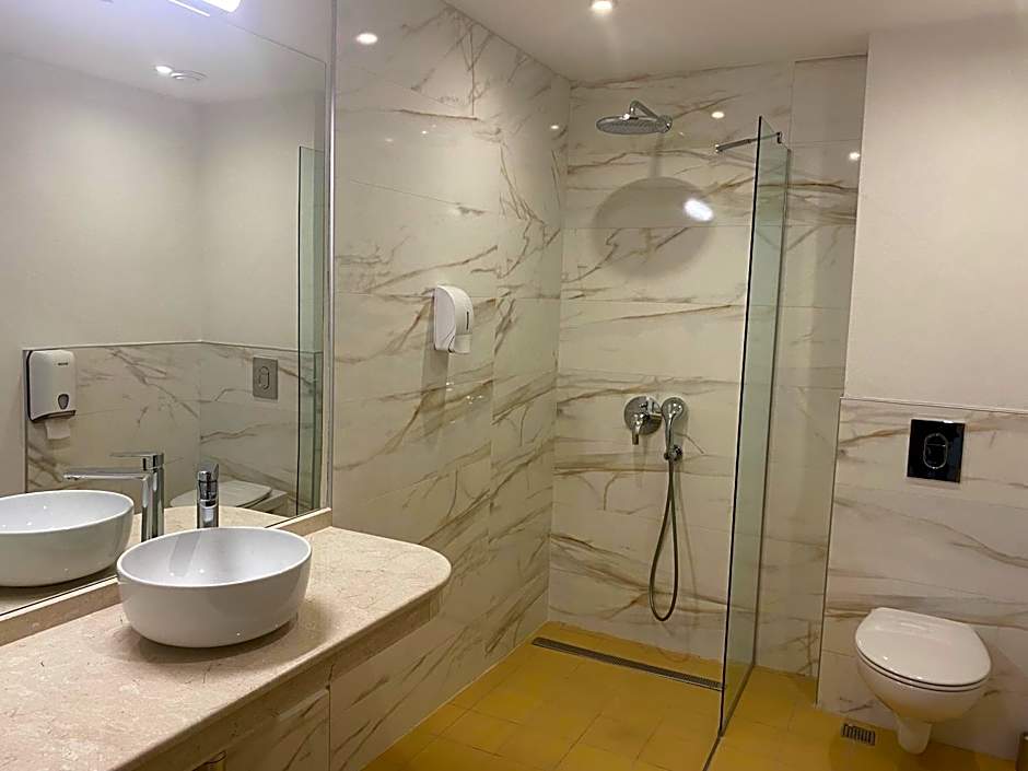 Покрит Мост