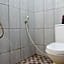 RedDoorz Plus near Stadion Wijaya Kusuma