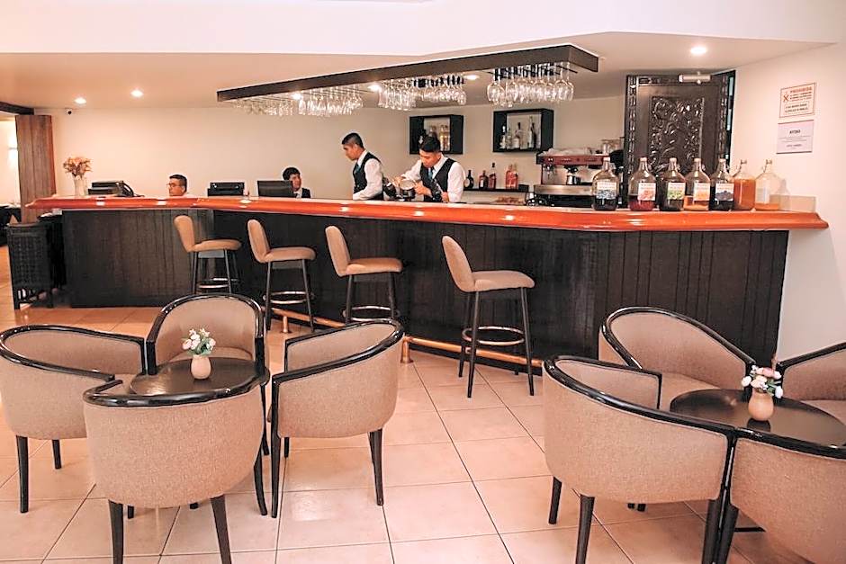 Thunderbird Carrera Hotel & Casino