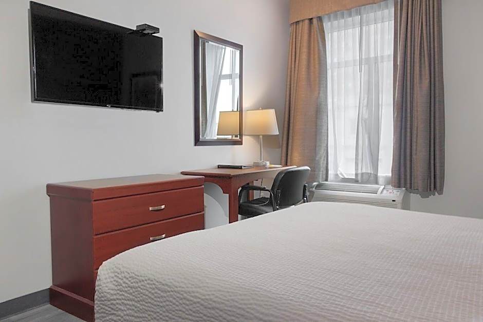 Signature Stay Inn and Suites
