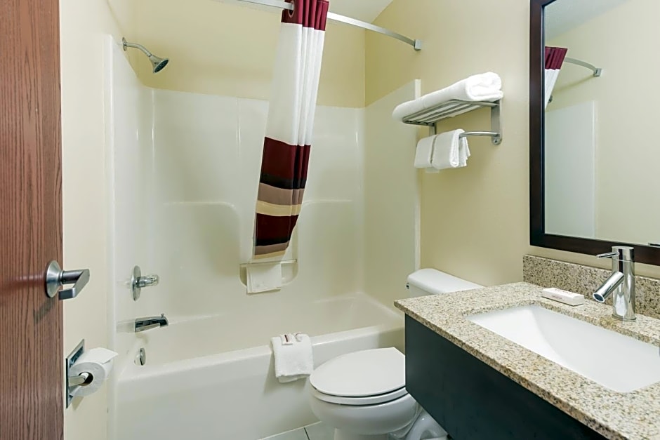Red Roof Inn Auburn