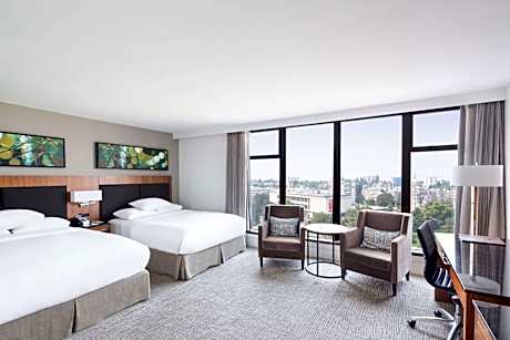 High Floor Queen Room with Two Queen Beds - City View