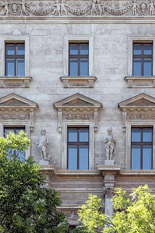 Hotel Oktogon Haggenmacher by Continental Group