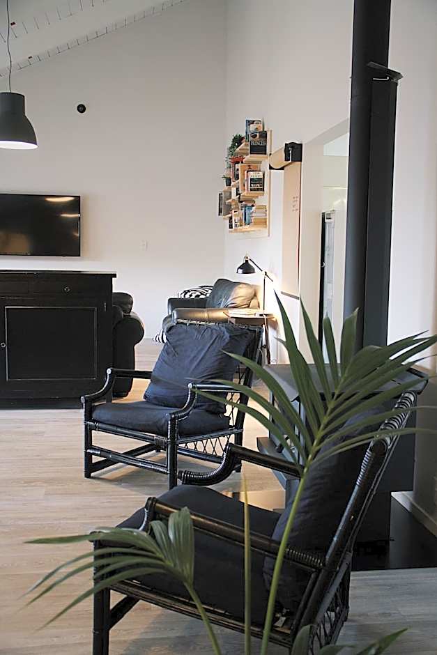 Hugo & Carters Backpackers & Motel