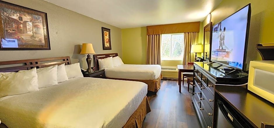 Crest Trail Lodge