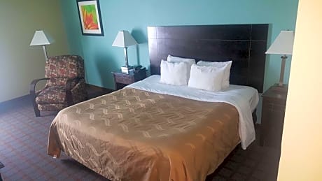 King Room with Bath Tub and Sofa Bed - Disability Access