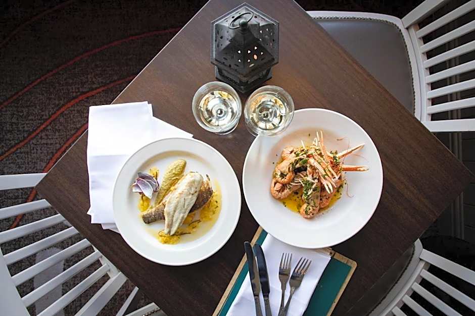 Ship and Castle Hotel