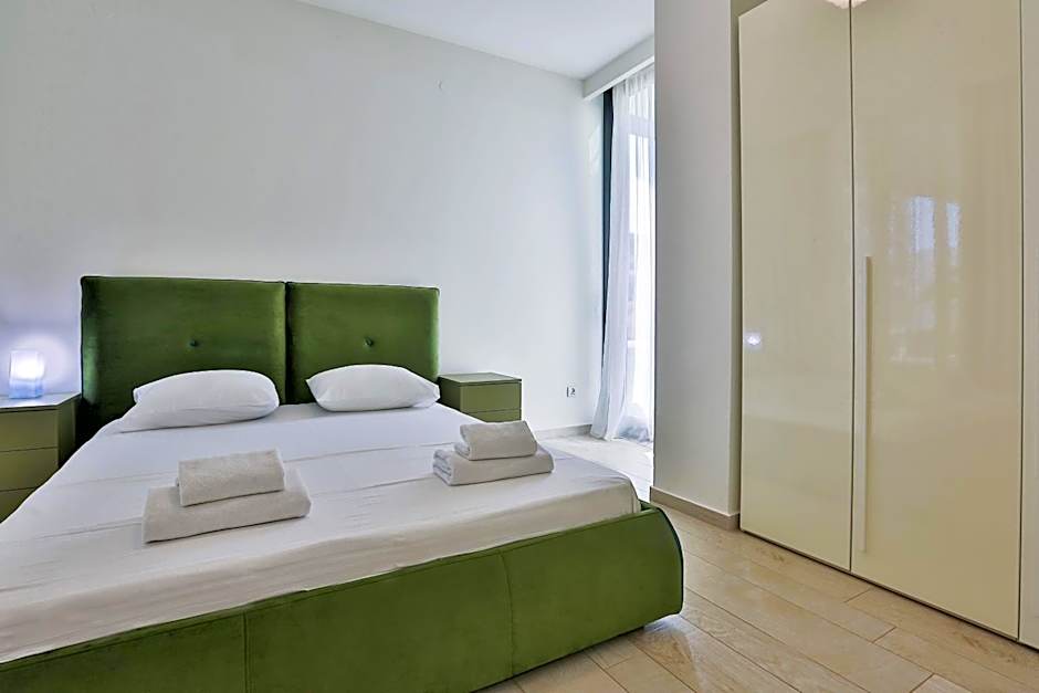 Royal Gardens Paradise