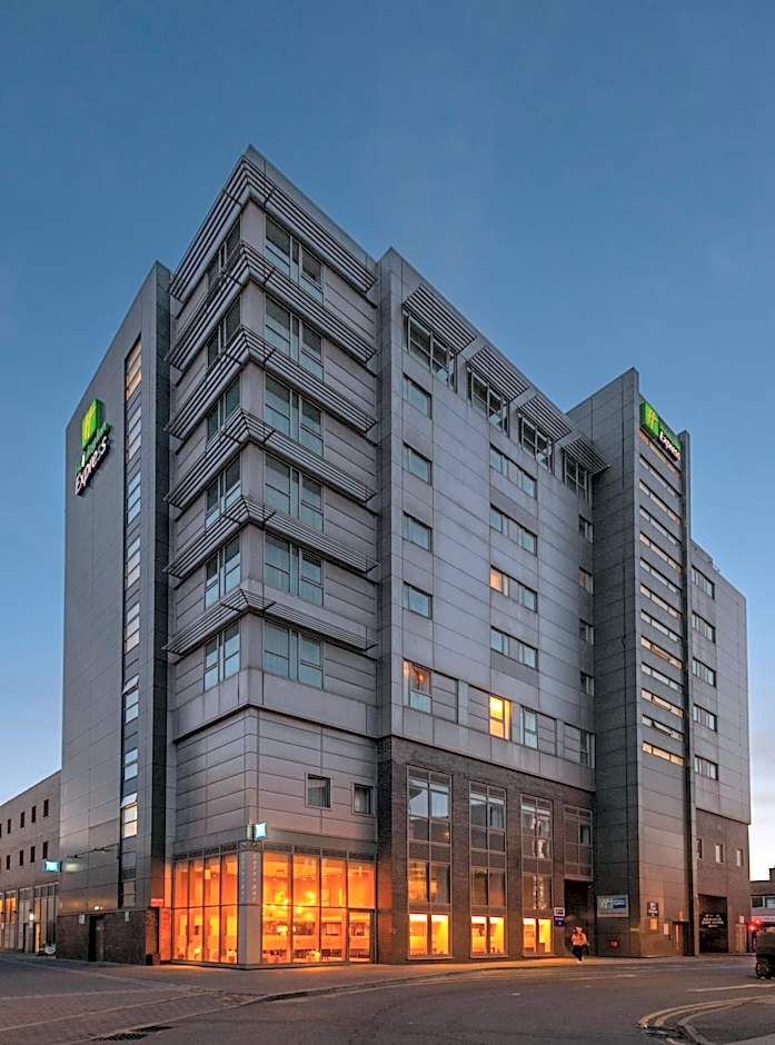 Holiday Inn Express Swindon City Centre By IHG
