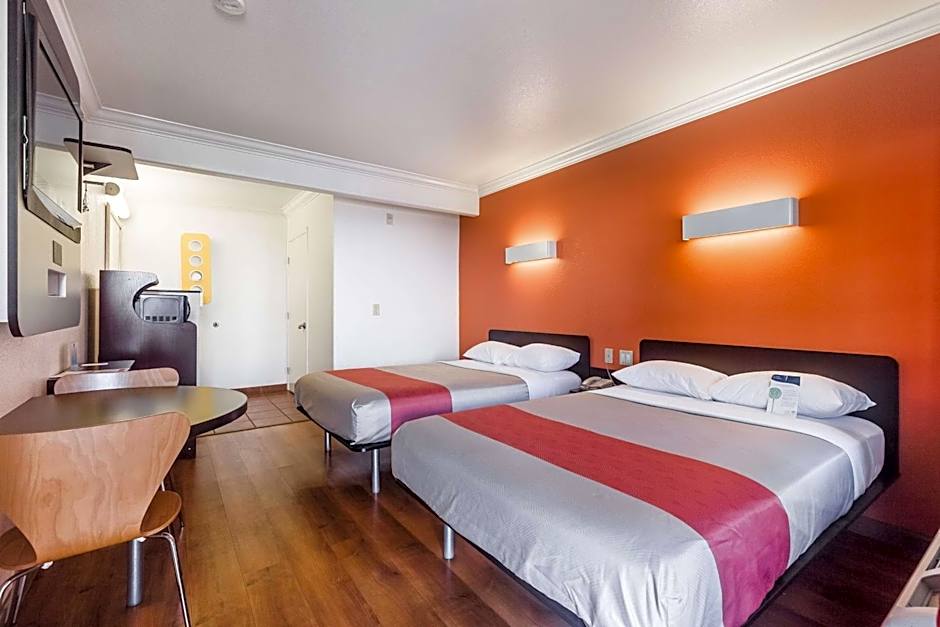 Motel 6-San Jose, CA - Convention Center