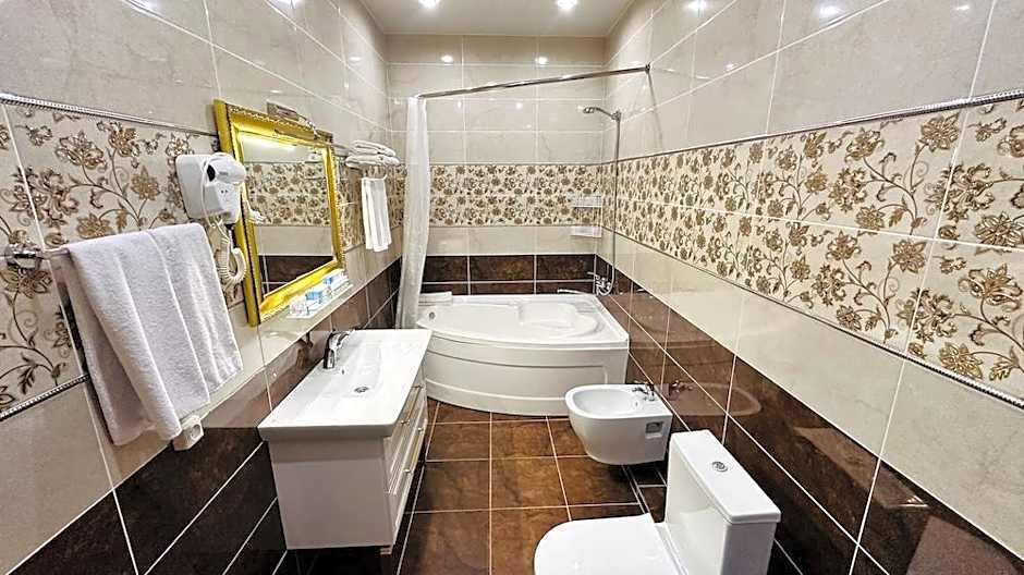 Garden Plaza Hotel