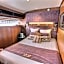 Le VIP Paris - Yacht Hotel