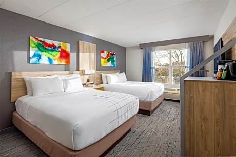 One-Bedroom Suite with Two Queen Beds - Non-Smoking