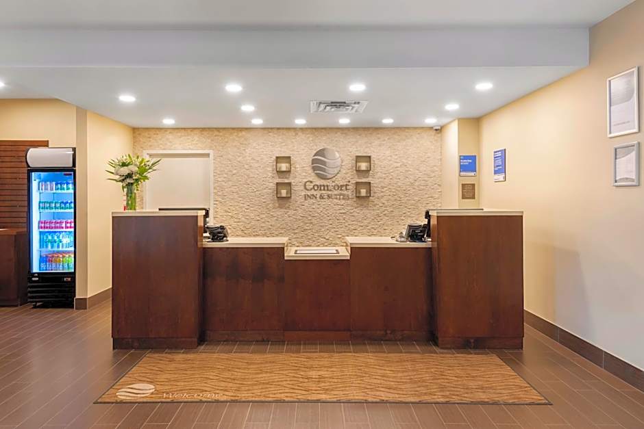 Comfort Inn & Suites