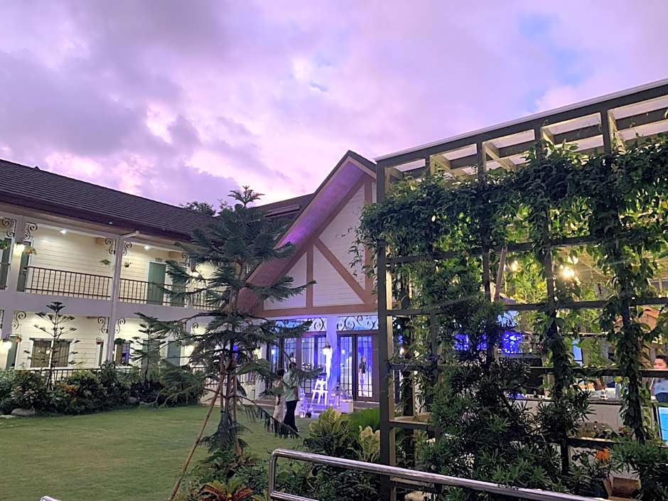 Sola Hotel and Sola Bed & Breakfast