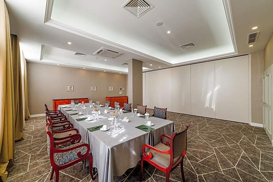 The Arkin Colony Hotel